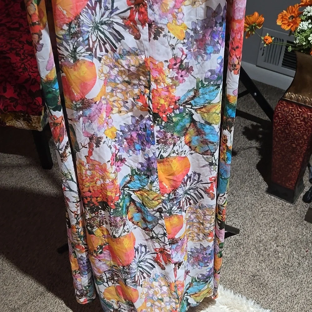 Beautiful Maxi Print Dress đź‘— With Ruffle Down Trail. - Picture 6 of 11